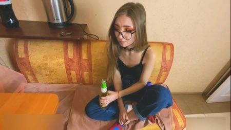 Вышла покурить, захлопнулась дверь, пусти погреться